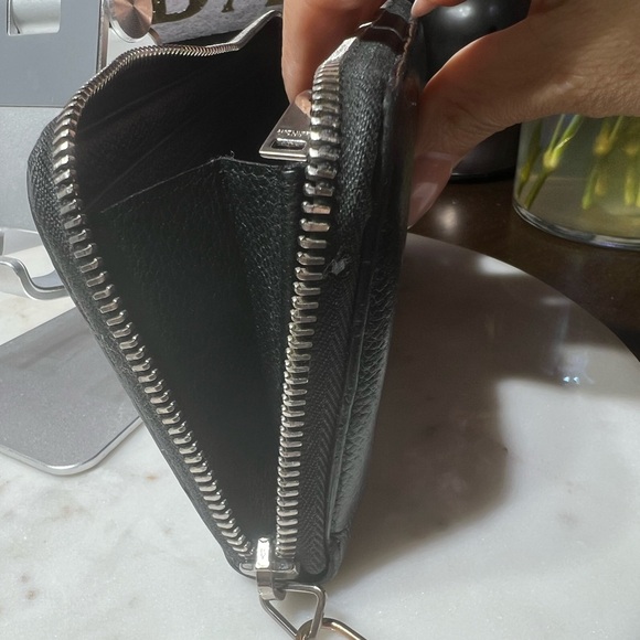 Yves Saint Laurent black pebbled leather zip around continental Wallet - Picture 2 of 14